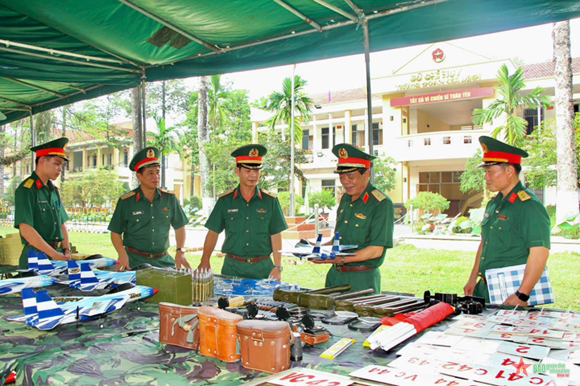 Bộ Quốc phòng kiểm tra công tác chuẩn bị huấn luyện năm 2023 tại Trung đoàn Gia Định