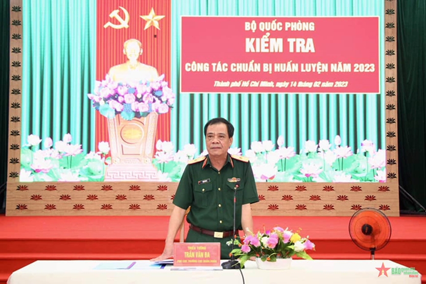 Bộ Quốc phòng kiểm tra công tác chuẩn bị huấn luyện năm 2023 tại Trung đoàn Gia Định