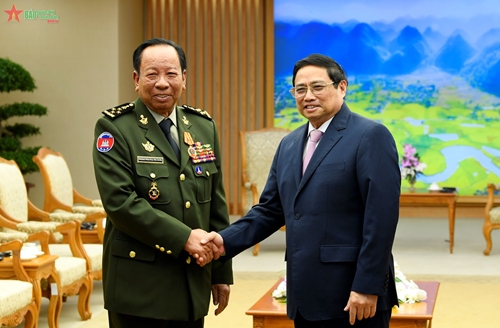 Thủ tướng Chính phủ Phạm Minh Chính tiếp Phó thủ tướng, Bộ trưởng Quốc phòng Campuchia Tea Banh