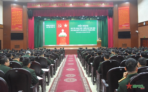  Học viện Chính  trị tổ chức học tập, quán triệt và triển khai thực hiện các Nghị quyết của Quân ủy Trung ương