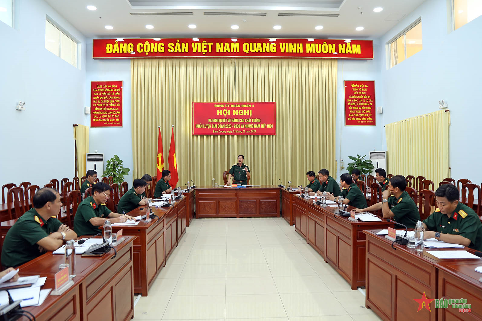 Huấn luyện sát với đối tượng, địa bàn tác chiến, trong điều kiện địch sử dụng vũ khí công nghệ cao