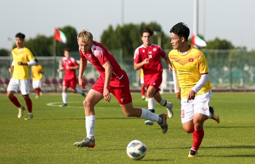 U20 Việt Nam phung phí cơ hội trước Dubai City FC