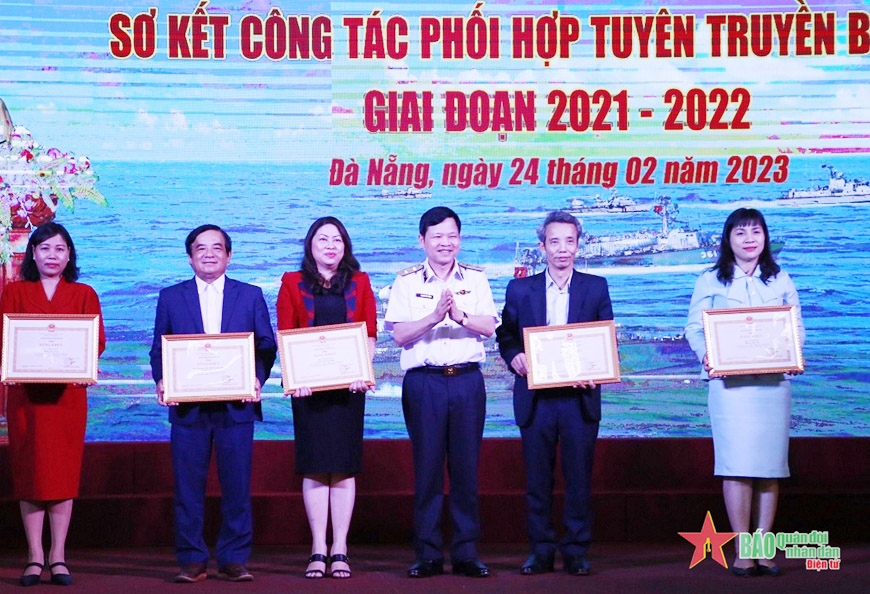 Bộ tư lệnh Vùng 3 Hải quân sơ kết công tác phối hợp tuyên truyền biển, đảo Bộ tư lệnh Vùng 3 Hải quân sơ kết công tác phối hợp tuyên truyền biển, đảo