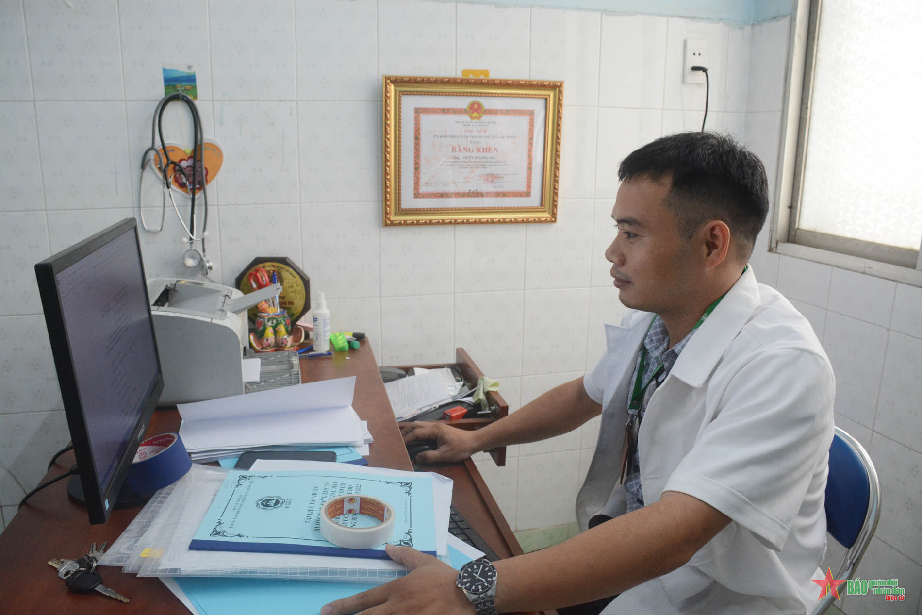 Trạm trưởng y tế tâm huyết với nghề