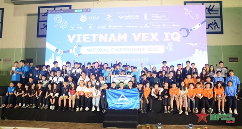 Trao thưởng Giải vô địch VEX IQ Robotics toàn quốc 2023