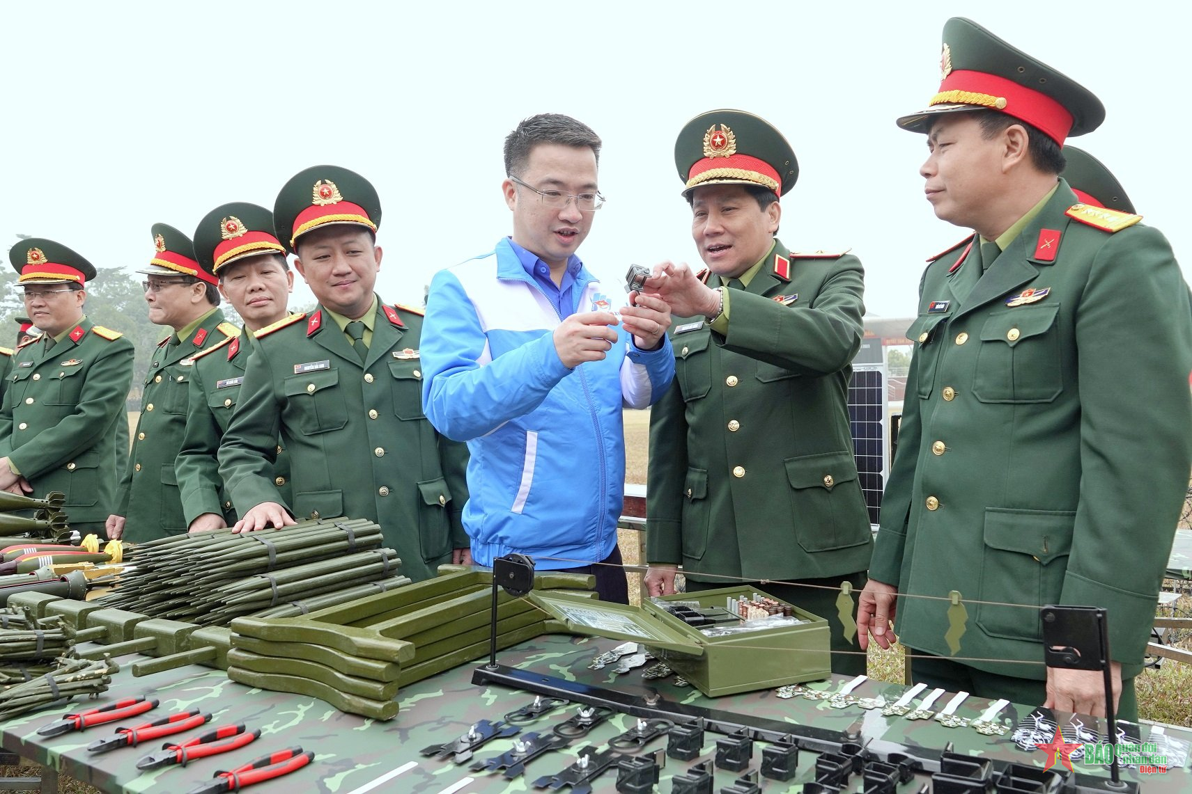 Cán bộ, đoàn viên, thanh niên gương mẫu thực hiện nhiệm vụ và chấp hành nghiêm kỷ luật Quân đội