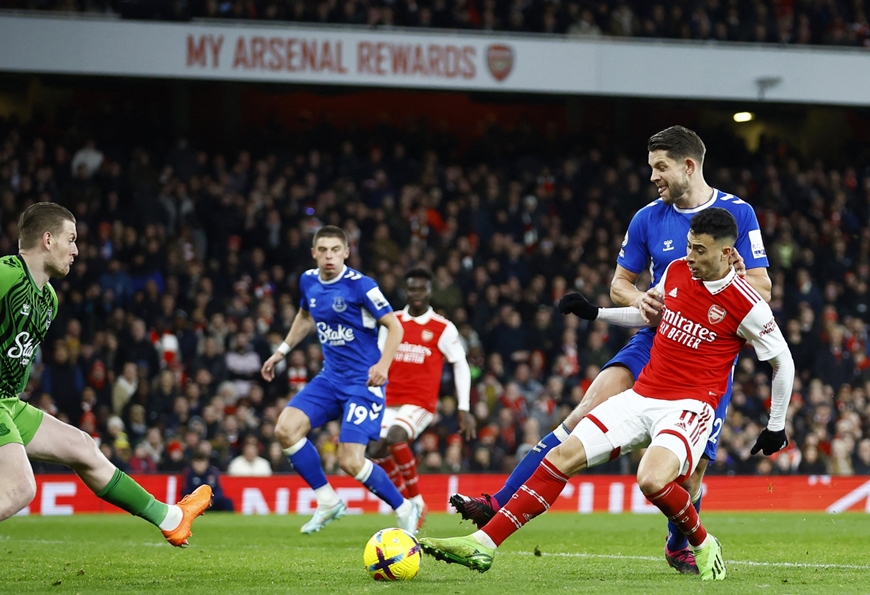 Ngoại hạng Anh: Thắng đậm Everton, Arsenal xây chắc ngôi đầu