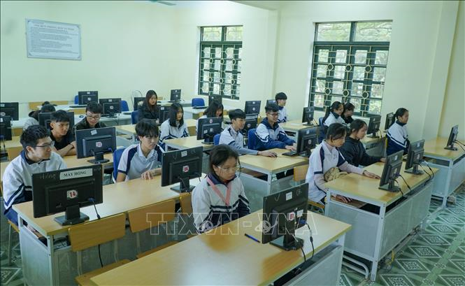 Không tổ chức lớp không chuyên trong trường trung học phổ thông chuyên