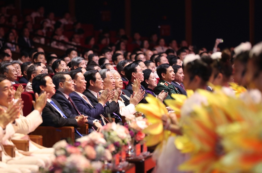 Tổng Bí thư Nguyễn Phú Trọng dự Lễ kỷ niệm 75 năm Công an nhân dân học tập, thực hiện Sáu điều Bác Hồ dạy