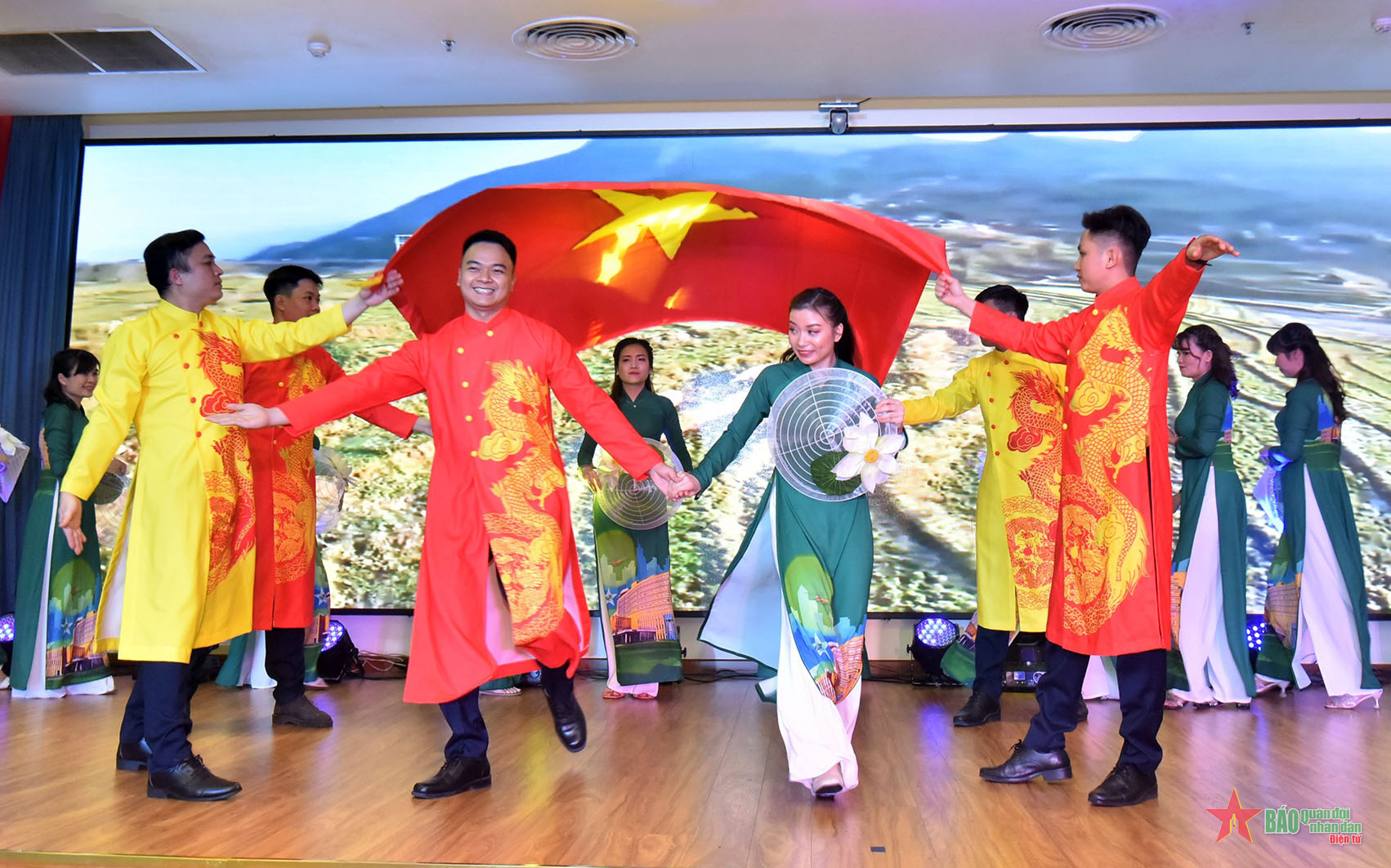 Bệnh viện Quân y 175 tổ chức sôi nổi, ý nghĩa hội thi dân vũ thể thao 