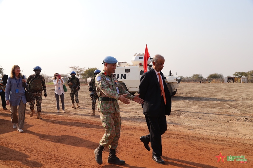 Phó tổng Thư ký Liên hợp quốc thăm đơn vị Công binh Việt Nam ở Abyei