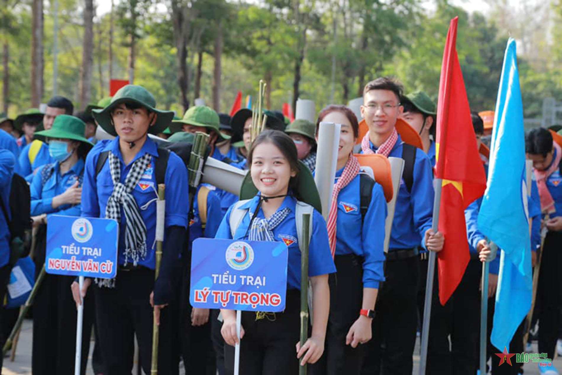 Hội trại “Chung dòng sông Bé”