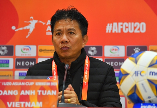 HLV Hoàng Anh Tuấn khen ngợi học trò dù U20 Việt Nam bị loại