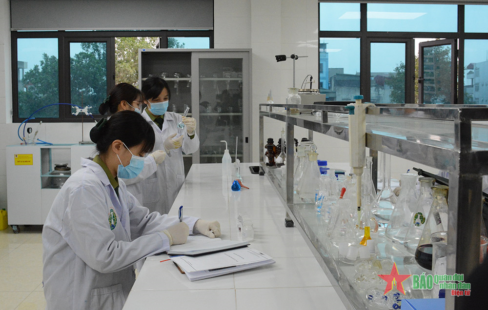 Những bóng hồng “Tiến quân vào khoa học”