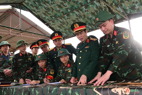 Thượng tướng Nguyễn Tân Cương: Sư đoàn 316 chú trọng luyện tập nâng cao sức cơ động, khả năng sẵn sàng chiến đấu