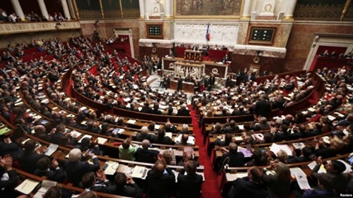 Thượng viện Pháp nhất trí tăng tuổi nghỉ hưu lên 64