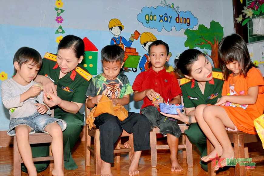 Đại tá, Tiến sĩ Phùng Thị Phú: Trong bất kỳ hoàn cảnh nào, phụ nữ quân đội luôn phấn đấu theo tiêu chí “Trí tuệ, bản lĩnh, kỷ cương, nhân ái”