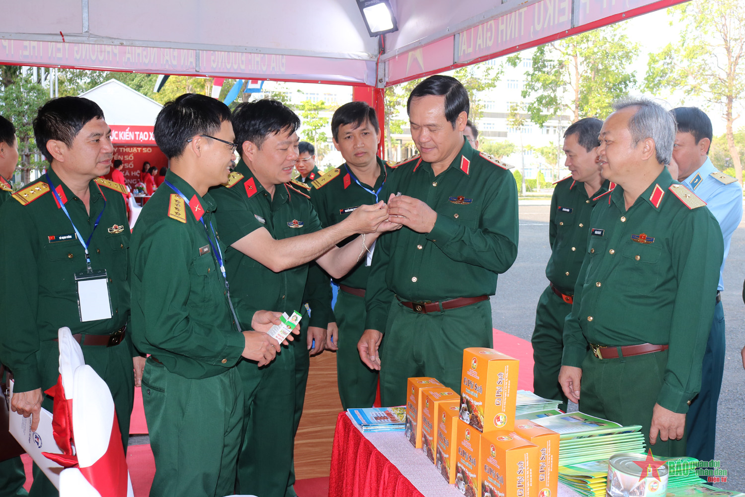 Thượng tướng Vũ Hải Sản chủ trì Hội nghị tổng kết khối doanh nghiệp Quân đội năm 2022