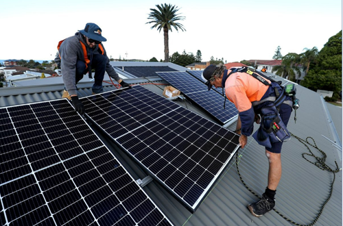 Australia hướng tới trở thành quốc gia điện mặt trời áp mái