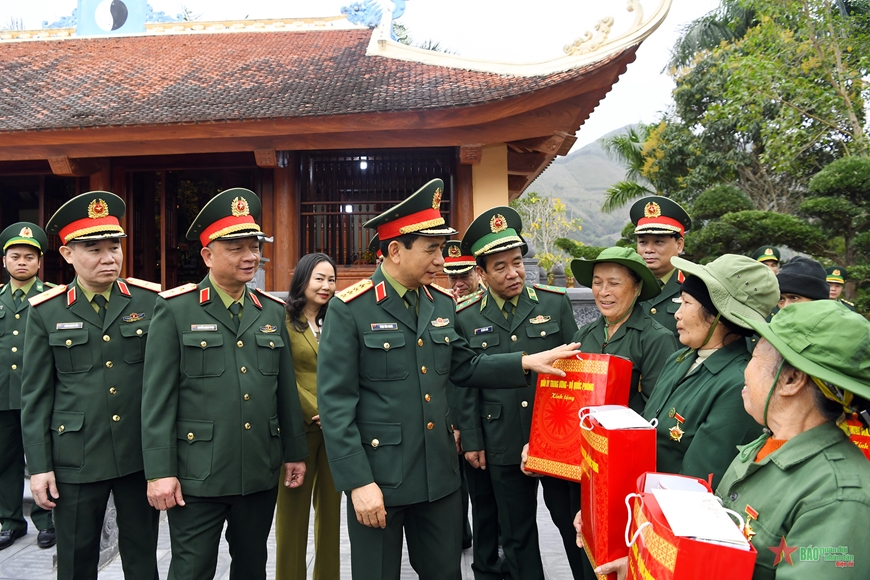 Đại tướng Phan Văn Giang thăm, làm việc tại Đồn Biên phòng Pò Hèn
