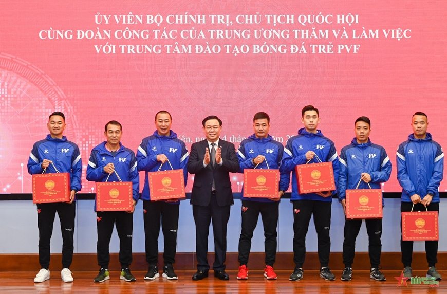 Chủ tịch Quốc hội Vương Đình Huệ thăm làm việc tại Hưng Yên