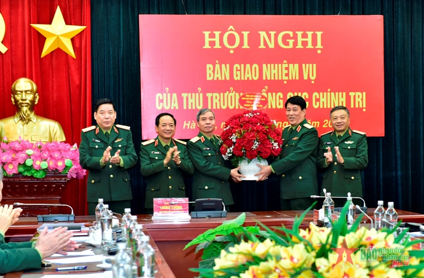 Đại tướng Lương Cường chủ trì Hội nghị bàn giao nhiệm vụ của Thủ trưởng Tổng cục Chính trị​