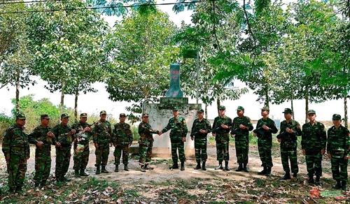 Tuần tra song phương khu vực biên giới Việt Nam - Campuchia