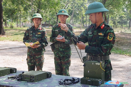 Sư đoàn 5 (Quân khu 7) tập huấn cán bộ thông tin giai đoạn 1