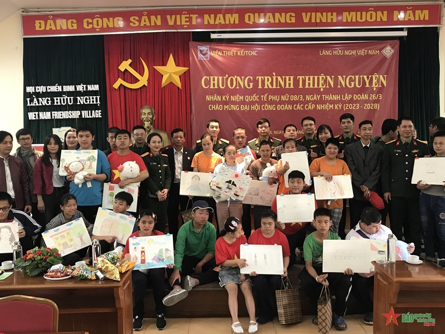 Sẻ chia mất mát với nạn nhân chất độc da cam