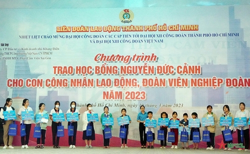 Trao 440 suất học bổng Nguyễn Đức Cảnh tặng con công nhân lao động, đoàn viên nghiệp đoàn 