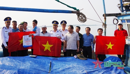  Vùng Cảnh sát biển 2 tuyên truyền phòng, chống IUU tại Quảng Trị