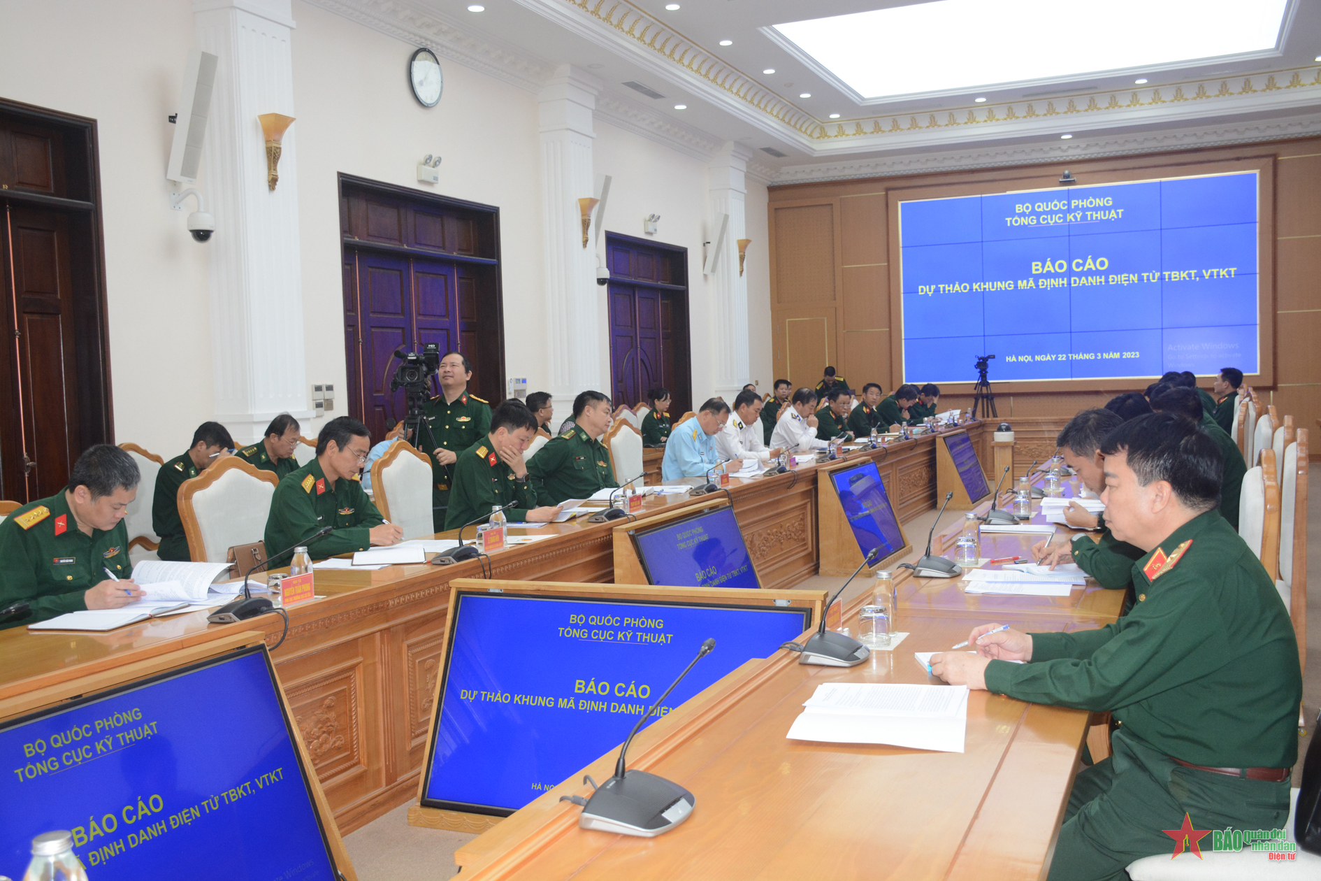 Xây dựng khung mã định danh điện tử cho vật tư trang bị kỹ thuật