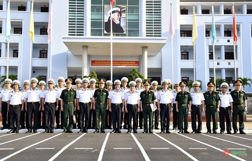 Đại tướng Lương Cường thăm, làm việc tại Bộ tư lệnh Vùng 5 Hải quân và Bộ tư lệnh Vùng Cảnh sát biển 4