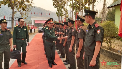 Phối hợp bảo vệ tốt biên giới Việt Nam-Lào
