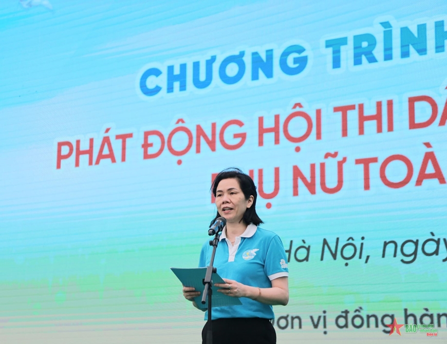 Phó chủ tịch Hội Liên hiệp Phụ nữ Việt Nam Nguyễn Thị Minh Hương phát biểu khai mạc Chương trình.