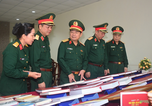 Thượng tướng Lê Huy Vịnh kiểm tra công tác nghiên cứu khoa học và chuyển đổi số tại Học viện Chính trị