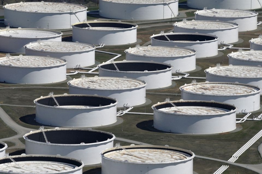 Giá xăng dầu đã bắt đầu sẵn sàng cho một tuần biến động. Ảnh minh họa: Reuters 
