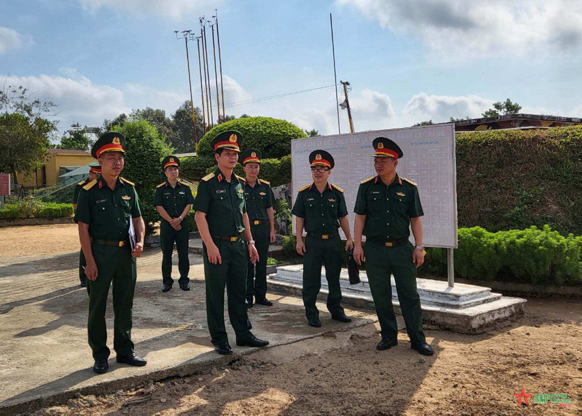 Kiểm tra tháng đầu huấn luyện tại Lữ đoàn Phòng không 77