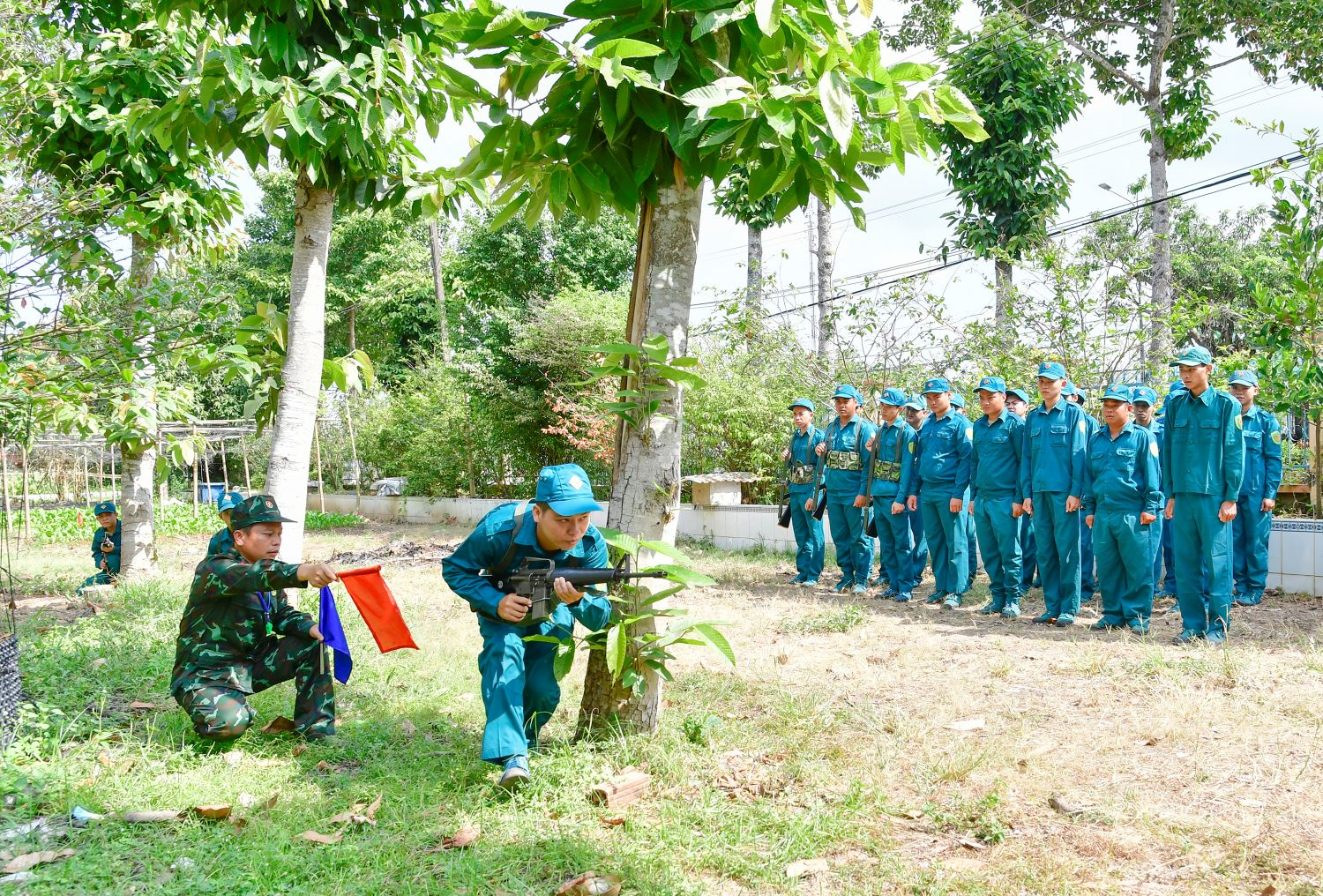 Dân quân Cao Lãnh hăng say huấn luyện