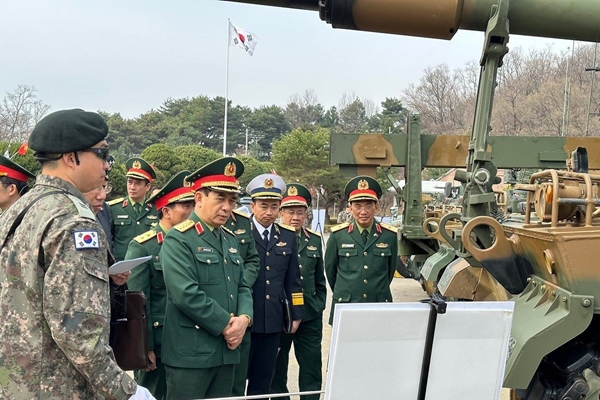 Hoạt động của Bộ trưởng Bộ Quốc phòng Phan Văn Giang tại Hàn Quốc