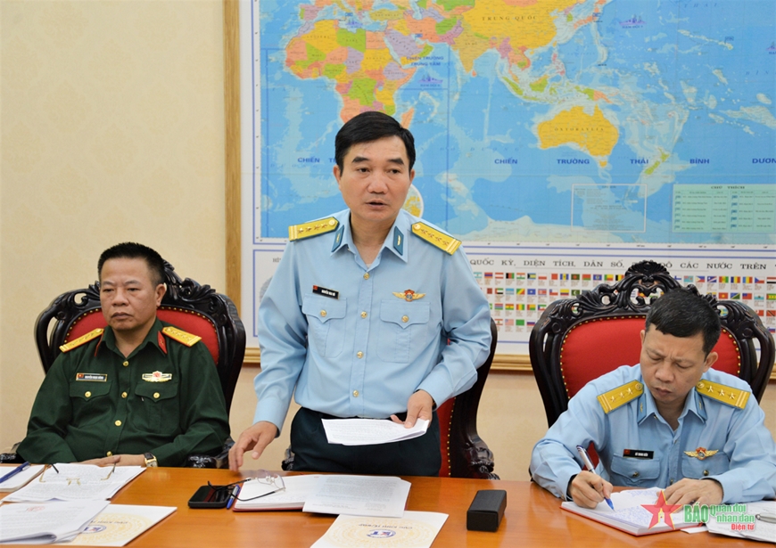  Đại tá Nguyễn Mai Đô, Chủ tịch Tổng công ty ACC (Quân chủng Phòng không-Không quân) kiến nghị, đề xuất một số nội dung tại buổi làm việc.