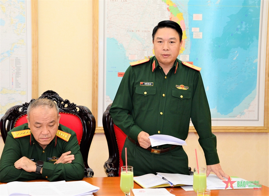  Thiếu tướng Nguyễn Hồng Lâm, Cục trưởng Cục Kế hoạch và Đầu tư phát biểu làm rõ một số nội dung tại buổi làm việc. 