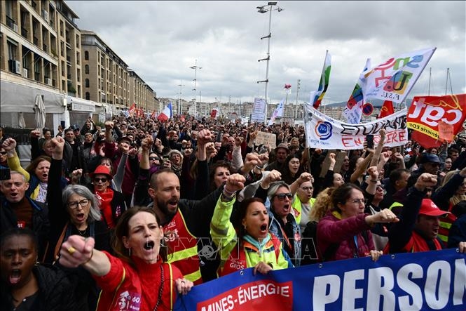  Người biểu tình tuần hành tại Marseille, Pháp ngày 23-3-2023.