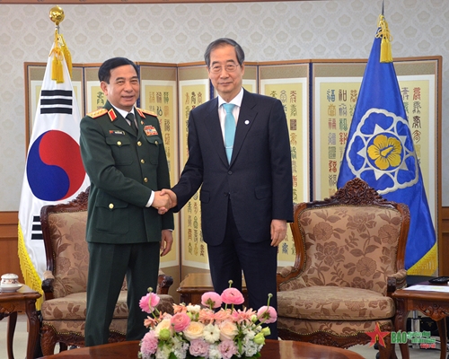 Bộ trưởng Phan Văn Giang tiếp kiến Thủ tướng Hàn Quốc

