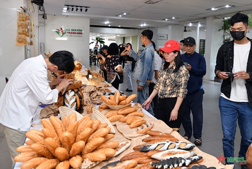 Lễ hội Bánh mì Việt Nam thu hút đông đảo du khách tham quan