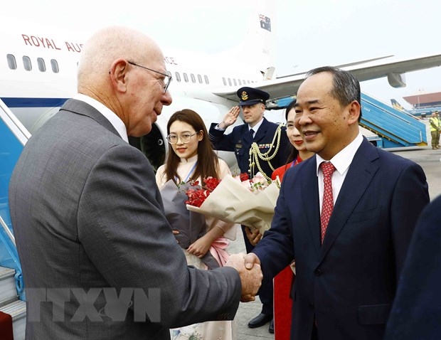 Lễ đón Toàn quyền Australia David Hurley tại Sân bay quốc tế Nội Bài. 