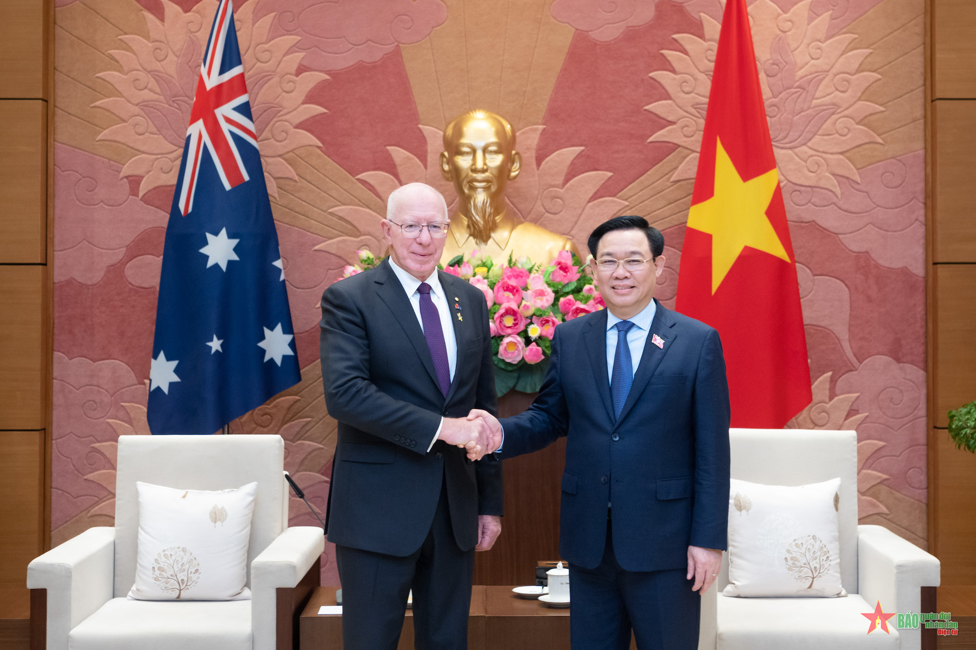 Chủ tịch Quốc hội Vương Đình Huệ hội kiến với Toàn quyền Australia David Hurley
