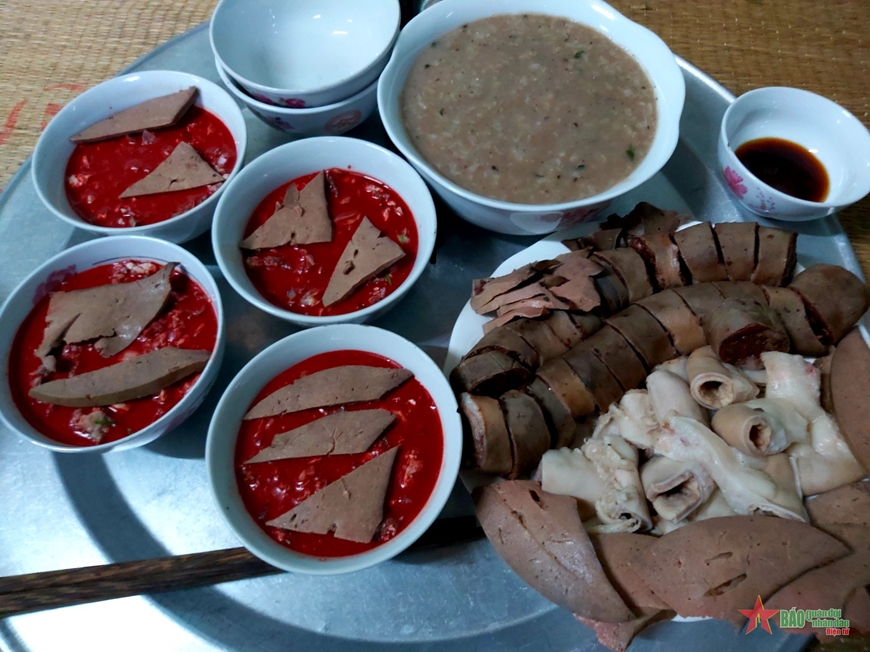  Món tiết canh khiến người dân rất dễ mắc bệnh liên cầu khuẩn lợn.