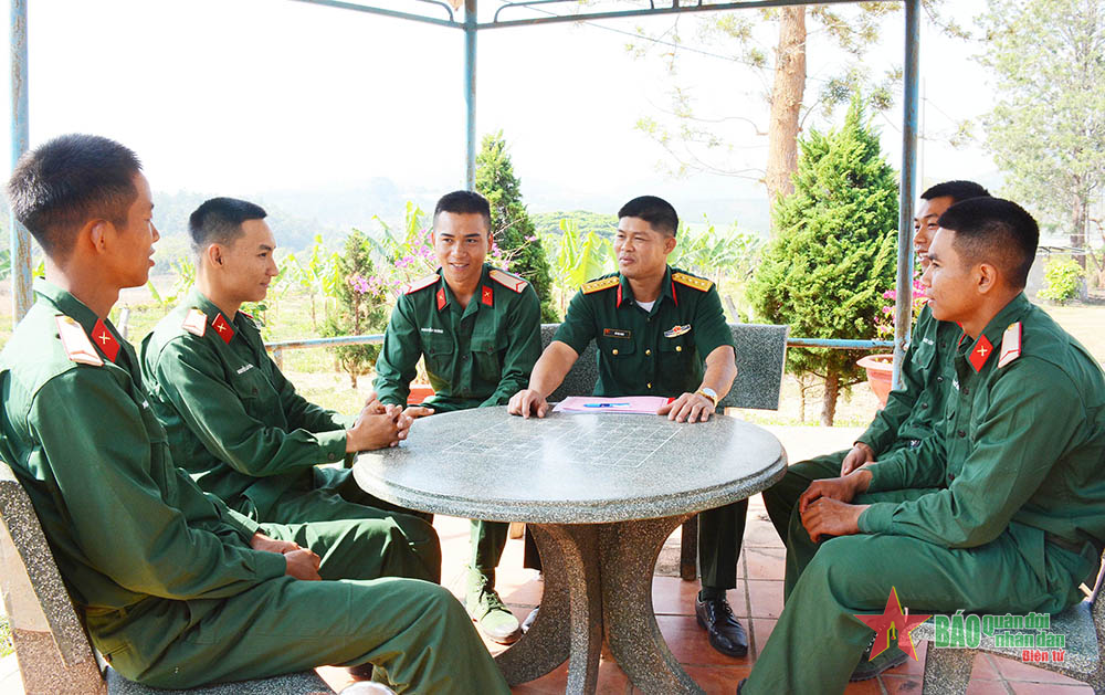 Ân cần giúp đỡ, phối hợp sẻ chia