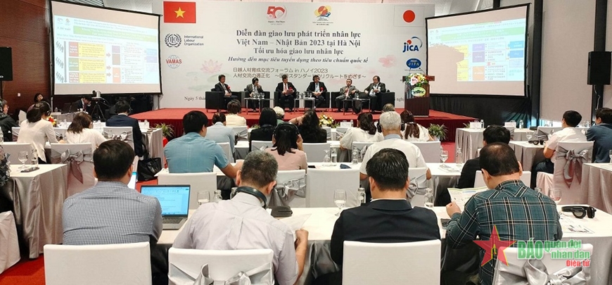 Các diễn giả tại Diễn đàn giao lưu phát triển nhân lực Việt Nam - Nhật Bản 2023. 